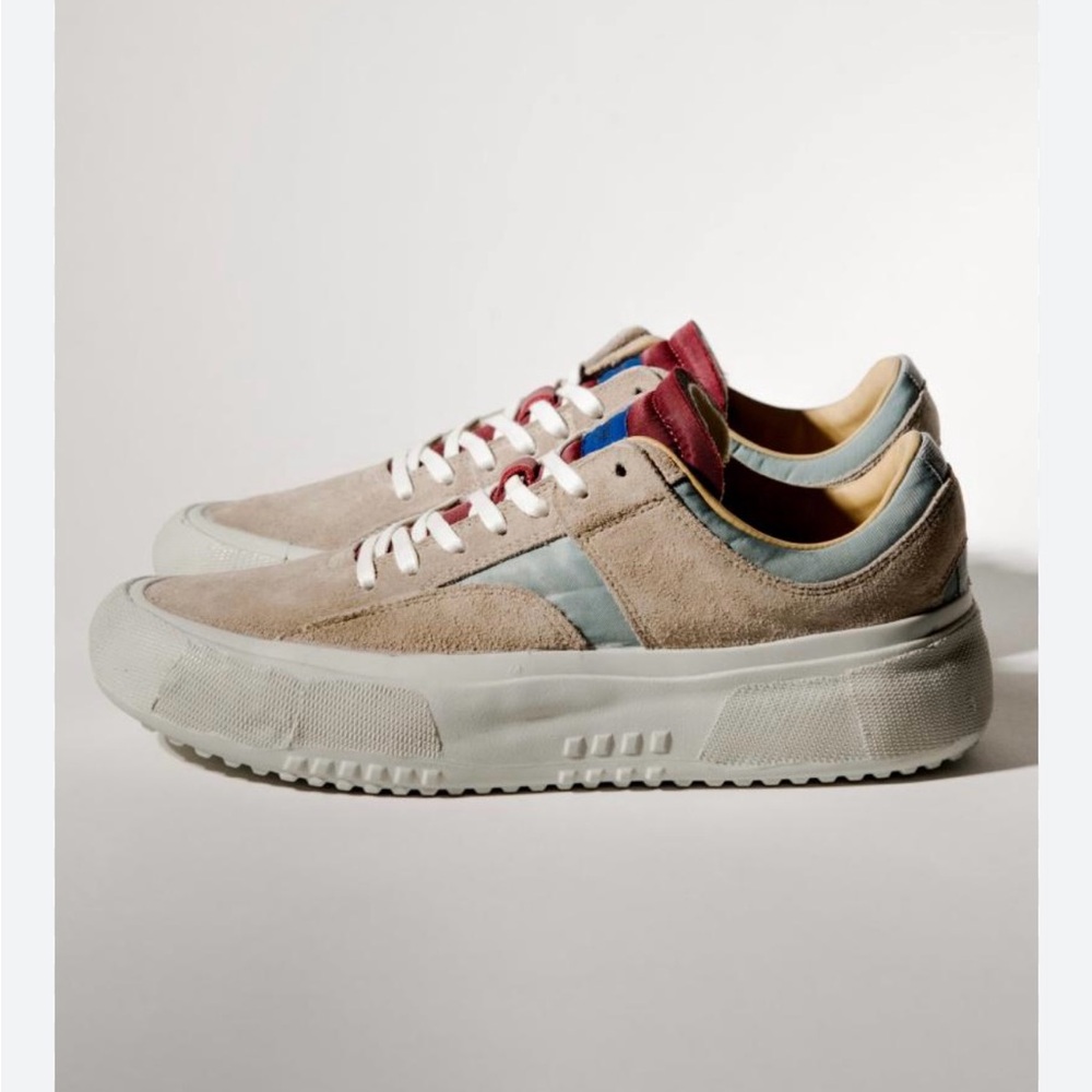 NWOT Brandblack sneakers